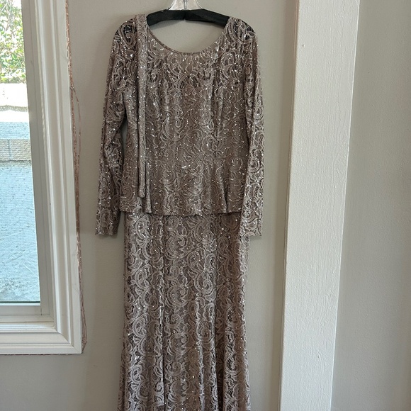 Ursula of Switzerland Dresses & Skirts - Dresses/Gowns